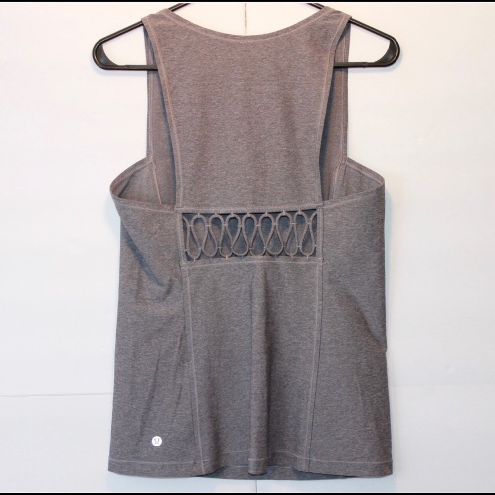 Lululemon tank! 😍